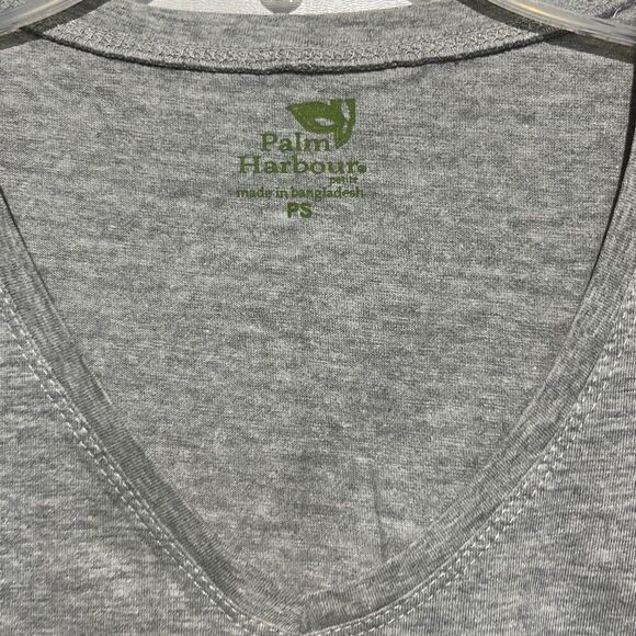 Palm Harbour Women's Gray Sequined V-Neck Short Sleeve T-Shirt Petite Small NWT - Picture 4 of 12